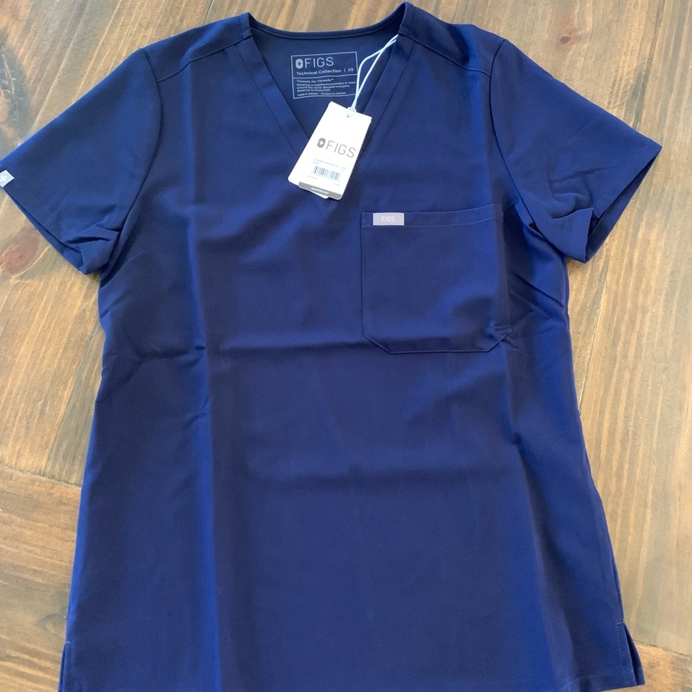 FIGS NAVY one pocket scrub top
